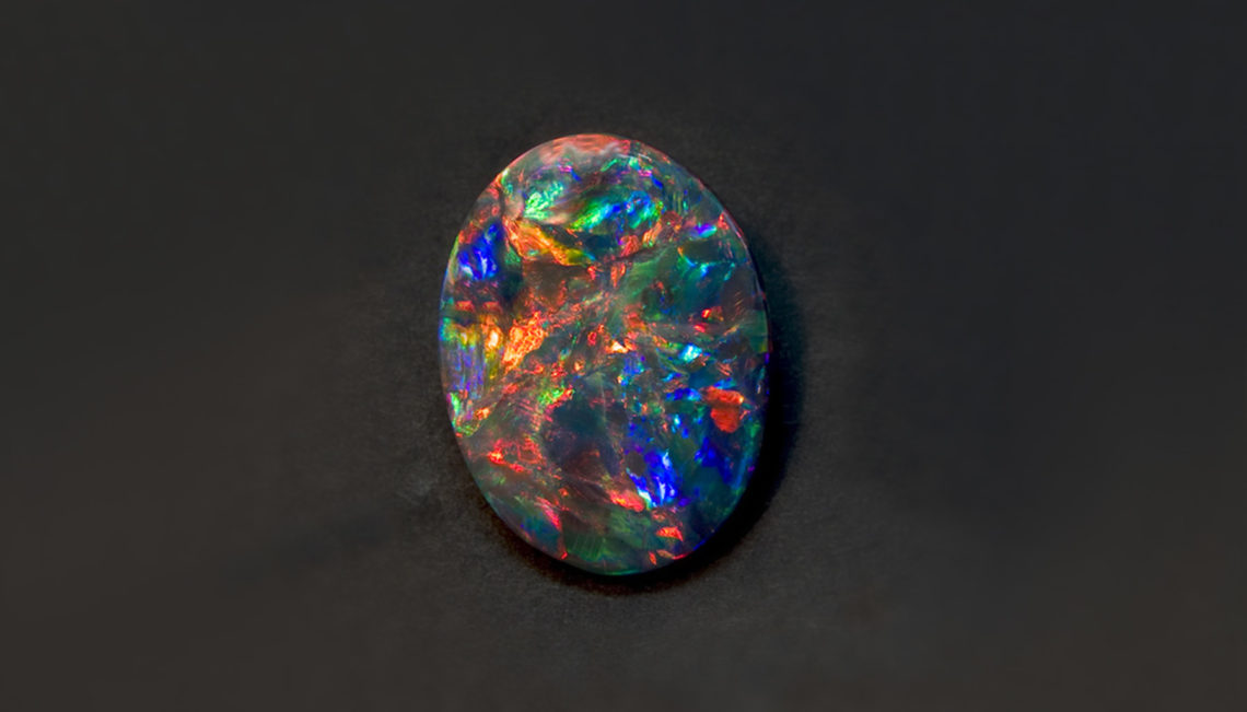 Đá quý đắt nhất thế giới: Ngọc Opal đen