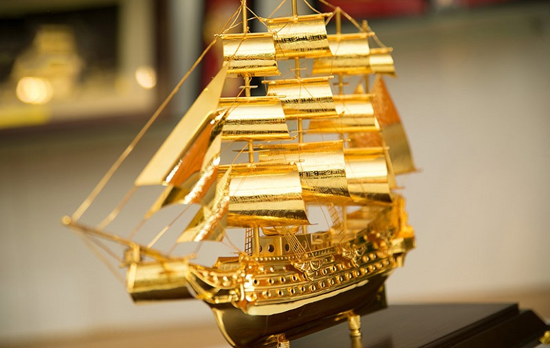 Thuyền buồm phong thủy tượng trưng cho sự giàu có, đủ đầy