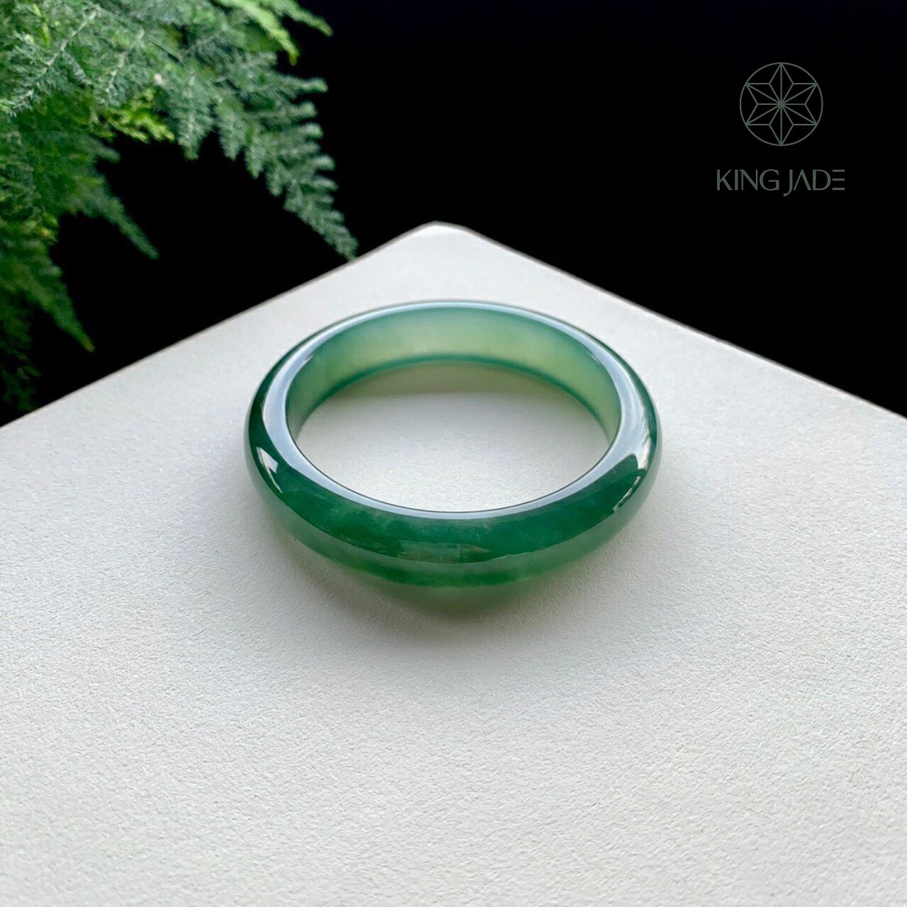 Vòng Ngọc Phỉ Thúy King Jade 032 - Sắc Xanh Tươi Mới